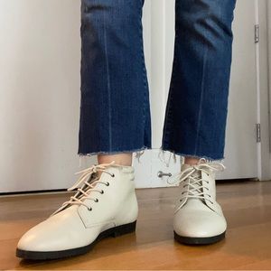 Vintage Danexx cream lace-up boots 8.5